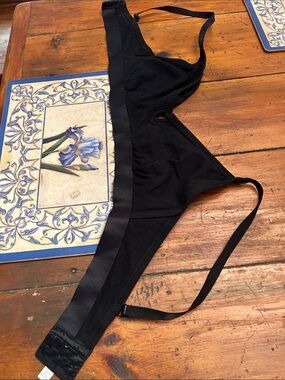 aerie Black Seamless Bralette with Adjustable Straps nwot. Never worn.